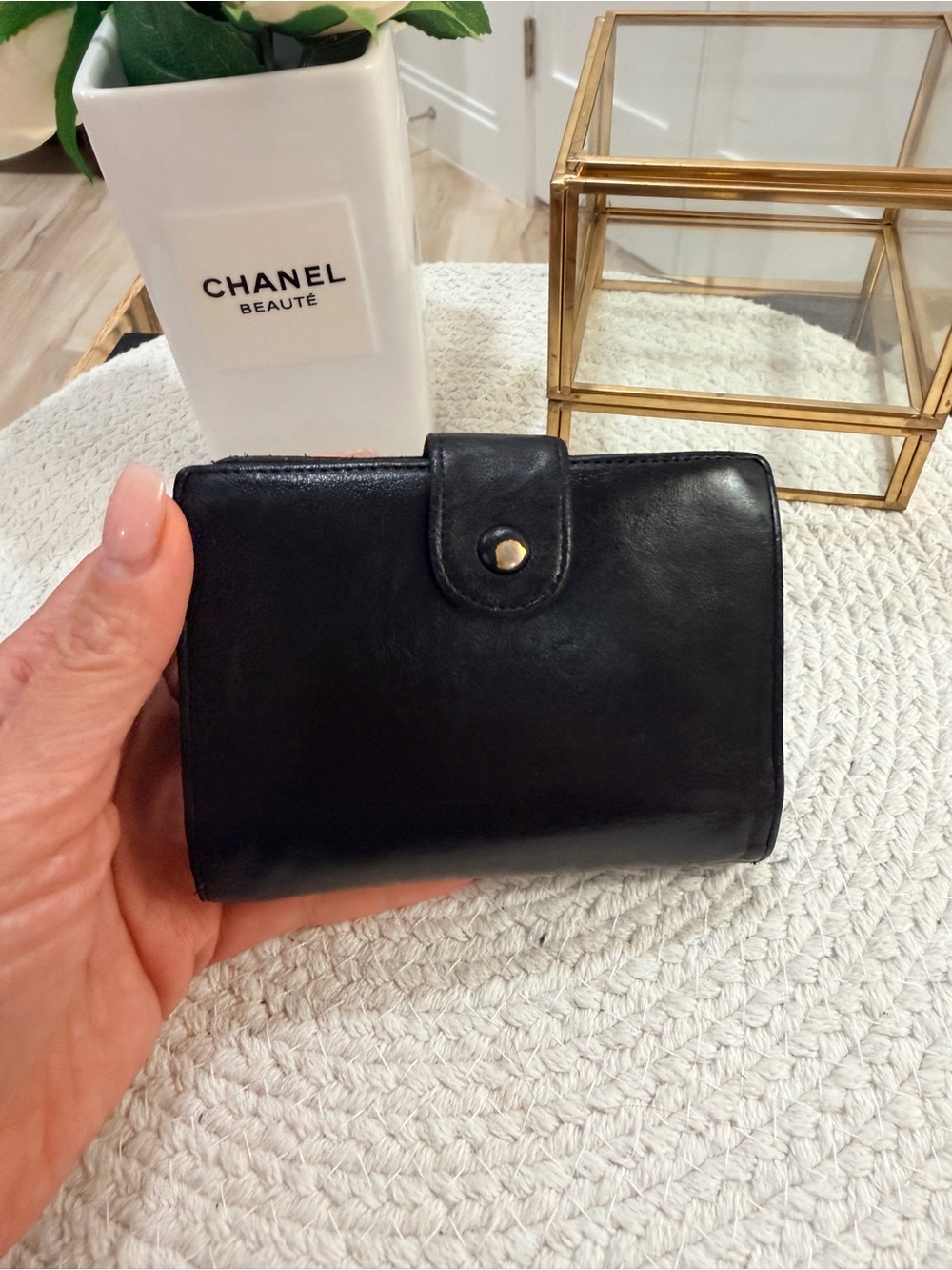 CHANEL Black Vintage Compact Wallet | Classic CC Logo - PreLOVED ❣️ - Picture 7 of 16